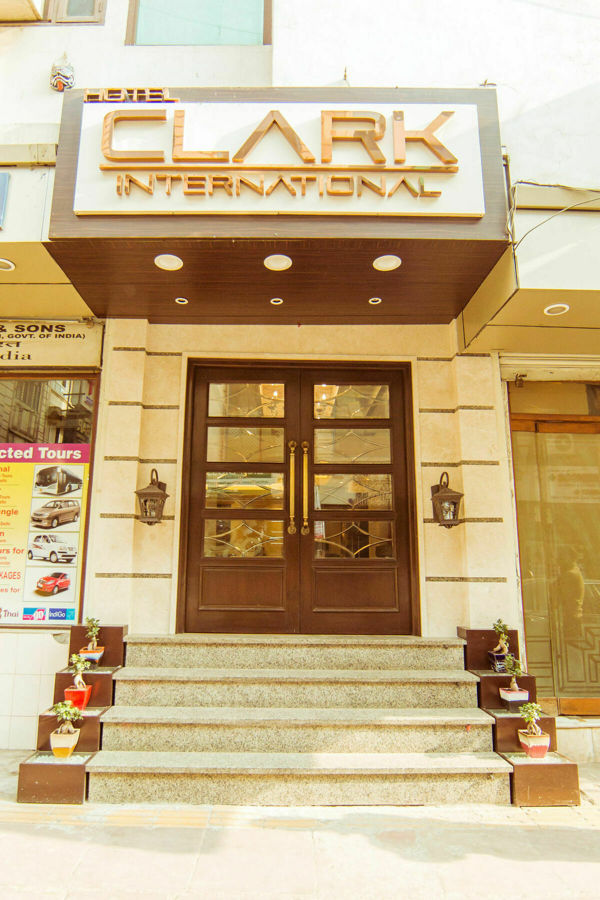 Hotel Clark International Delhi  Exterior foto